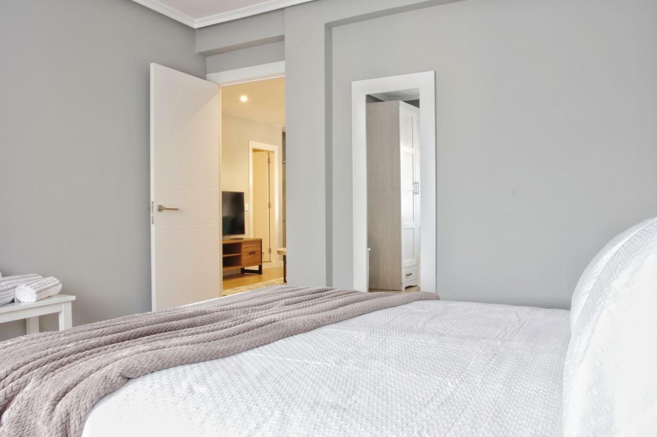 Apartamentos Bahia San Lorenzo Хихон Экстерьер фото